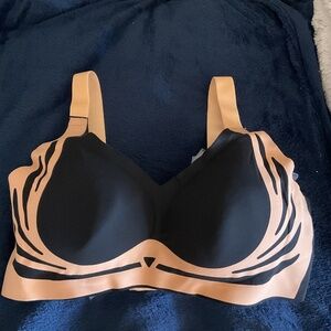 Black & beige BRA ~ give you lift & comfort ~ hook & eye closure ~ measures 14”
